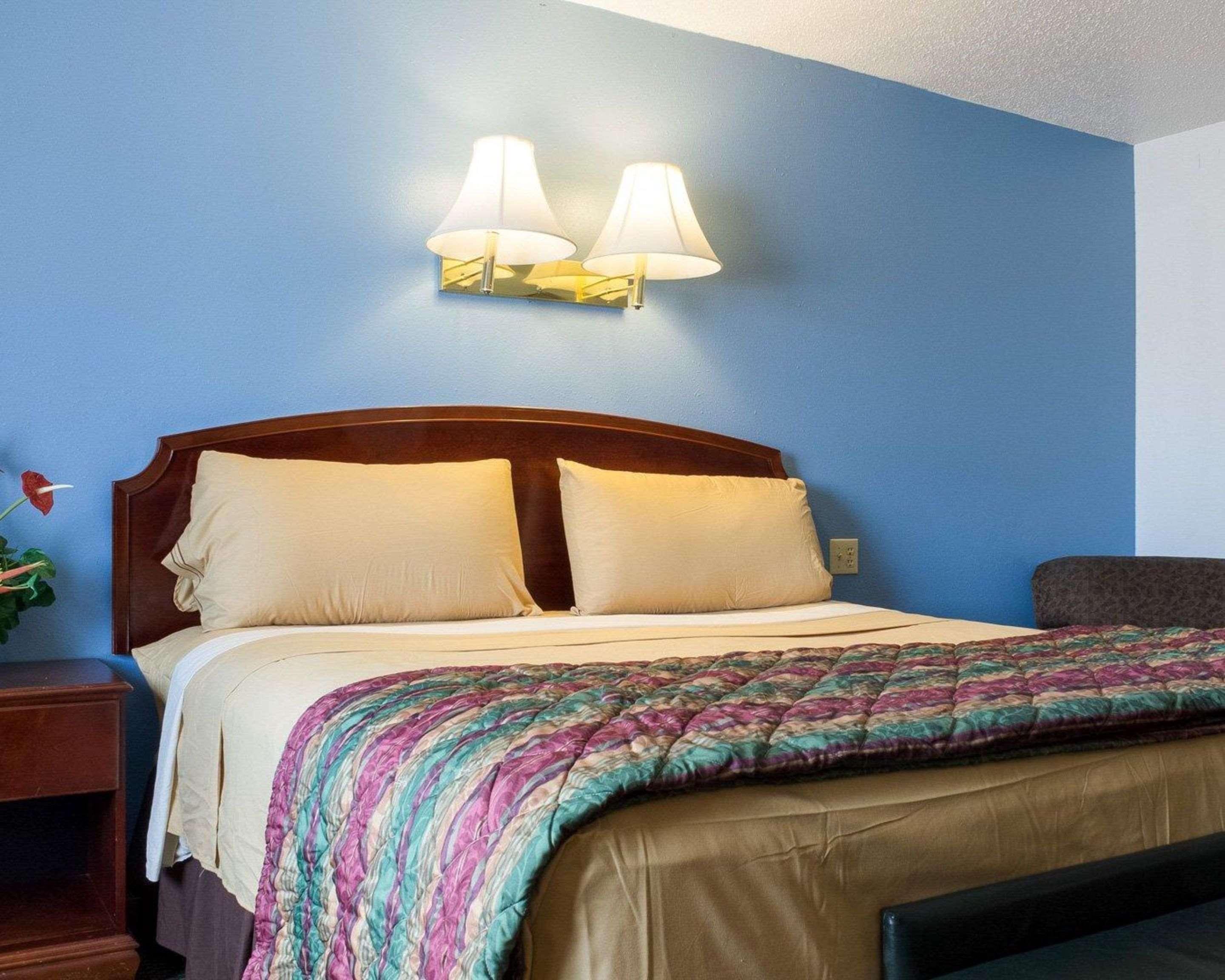 Rodeway Inn West Fargo Extérieur photo