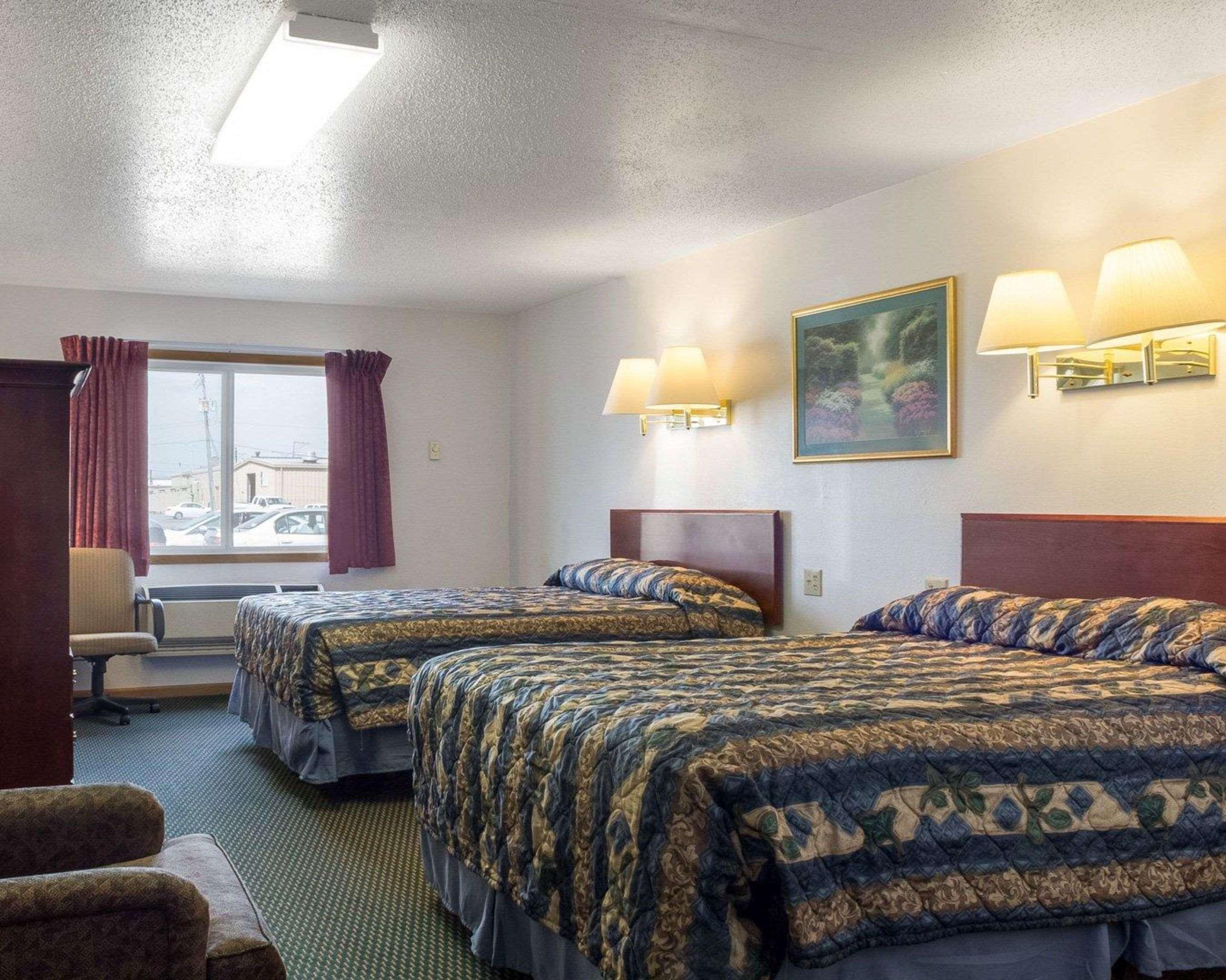 Rodeway Inn West Fargo Extérieur photo