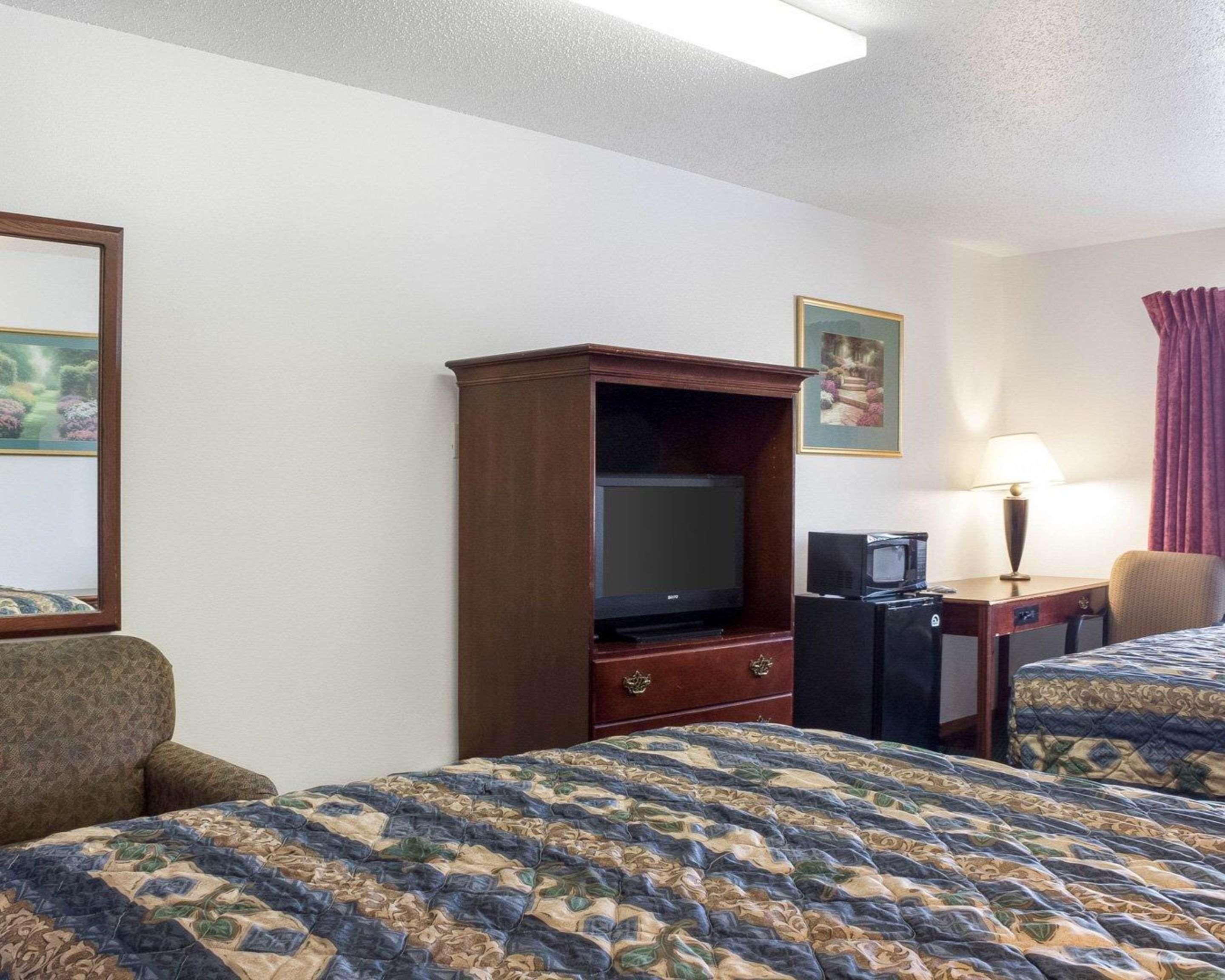 Rodeway Inn West Fargo Extérieur photo