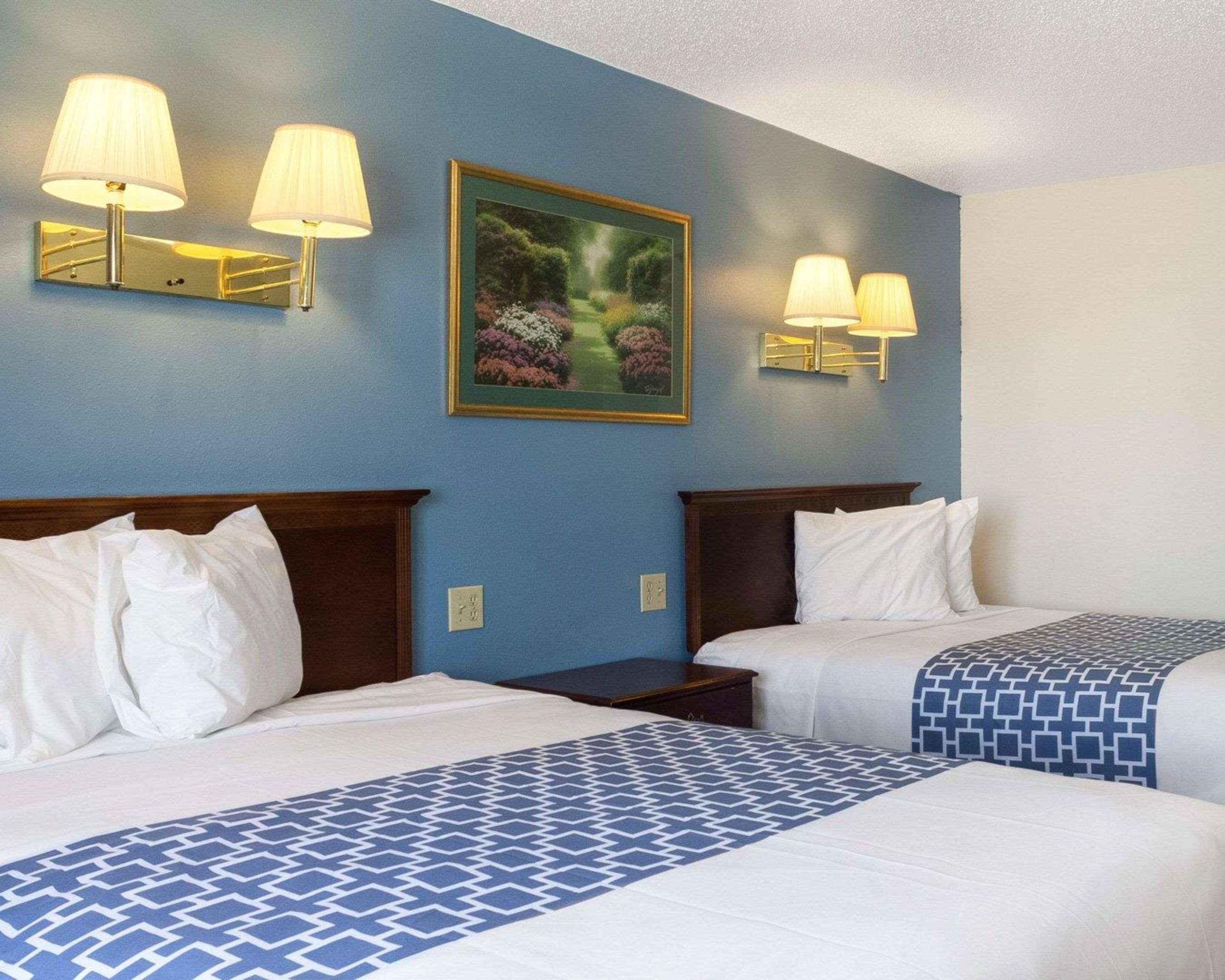 Rodeway Inn West Fargo Extérieur photo