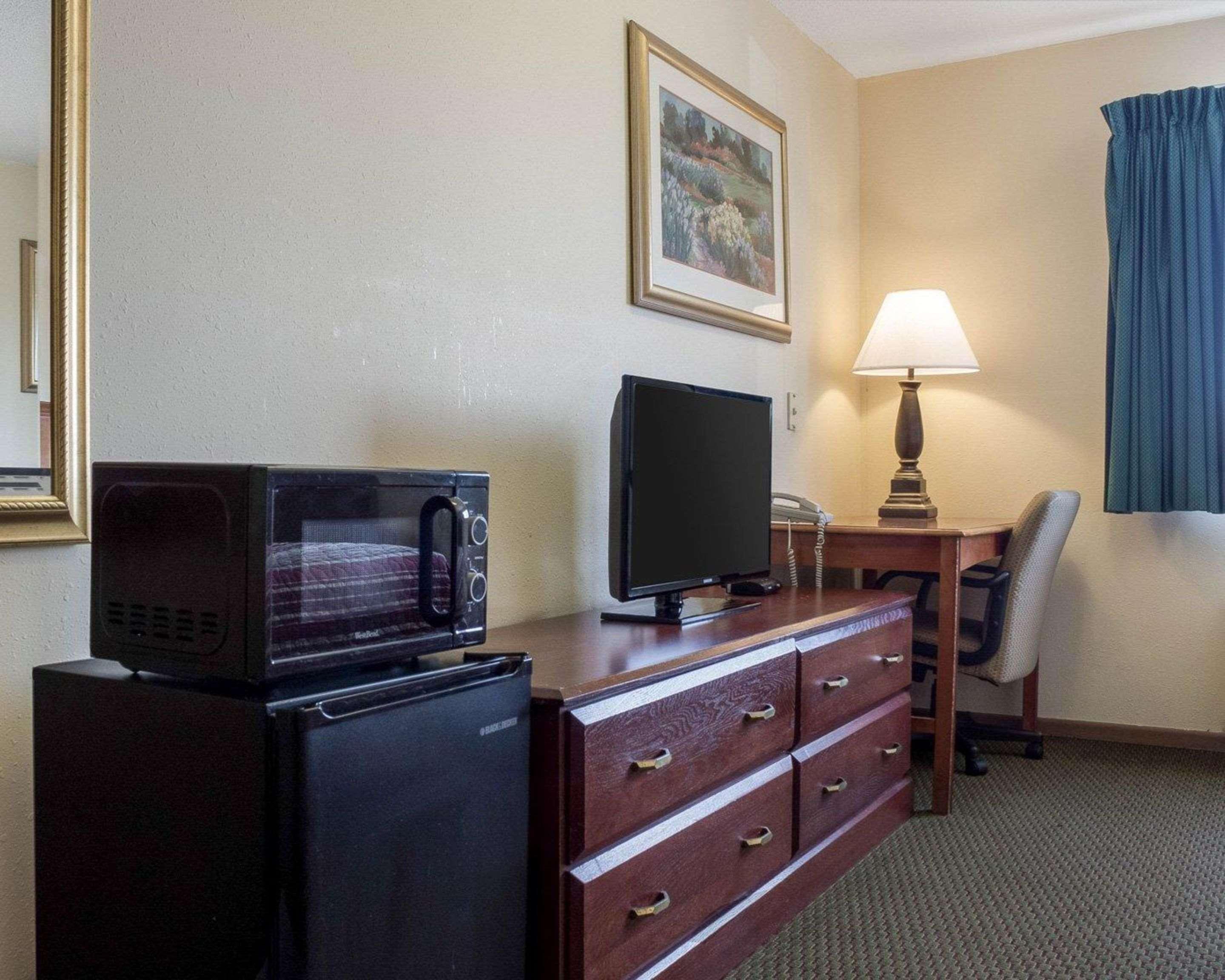 Rodeway Inn West Fargo Extérieur photo