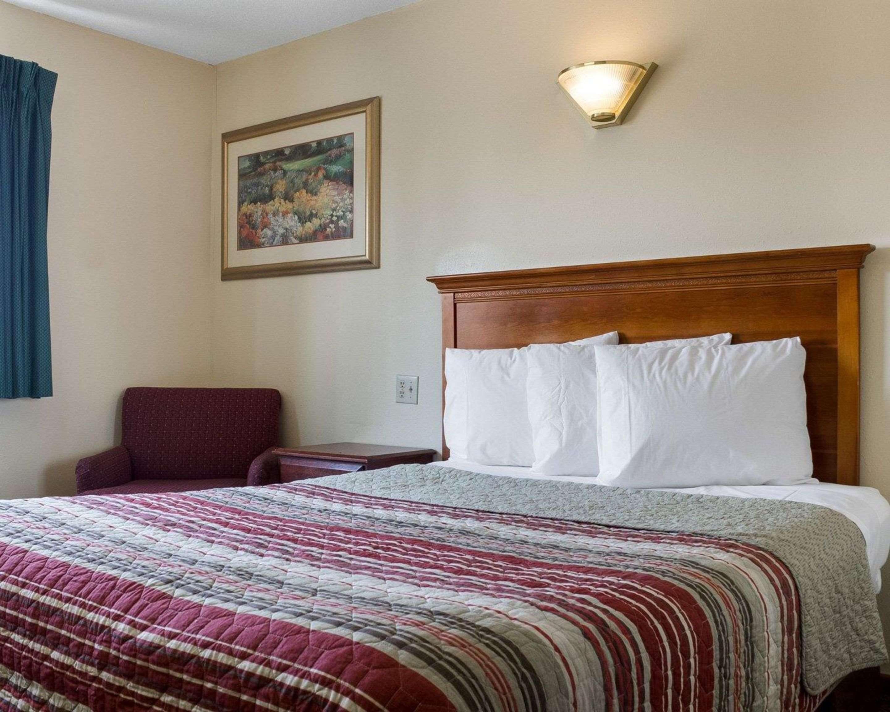 Rodeway Inn West Fargo Extérieur photo