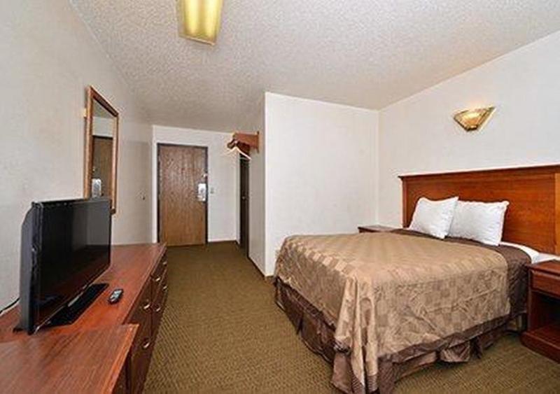 Rodeway Inn West Fargo Extérieur photo