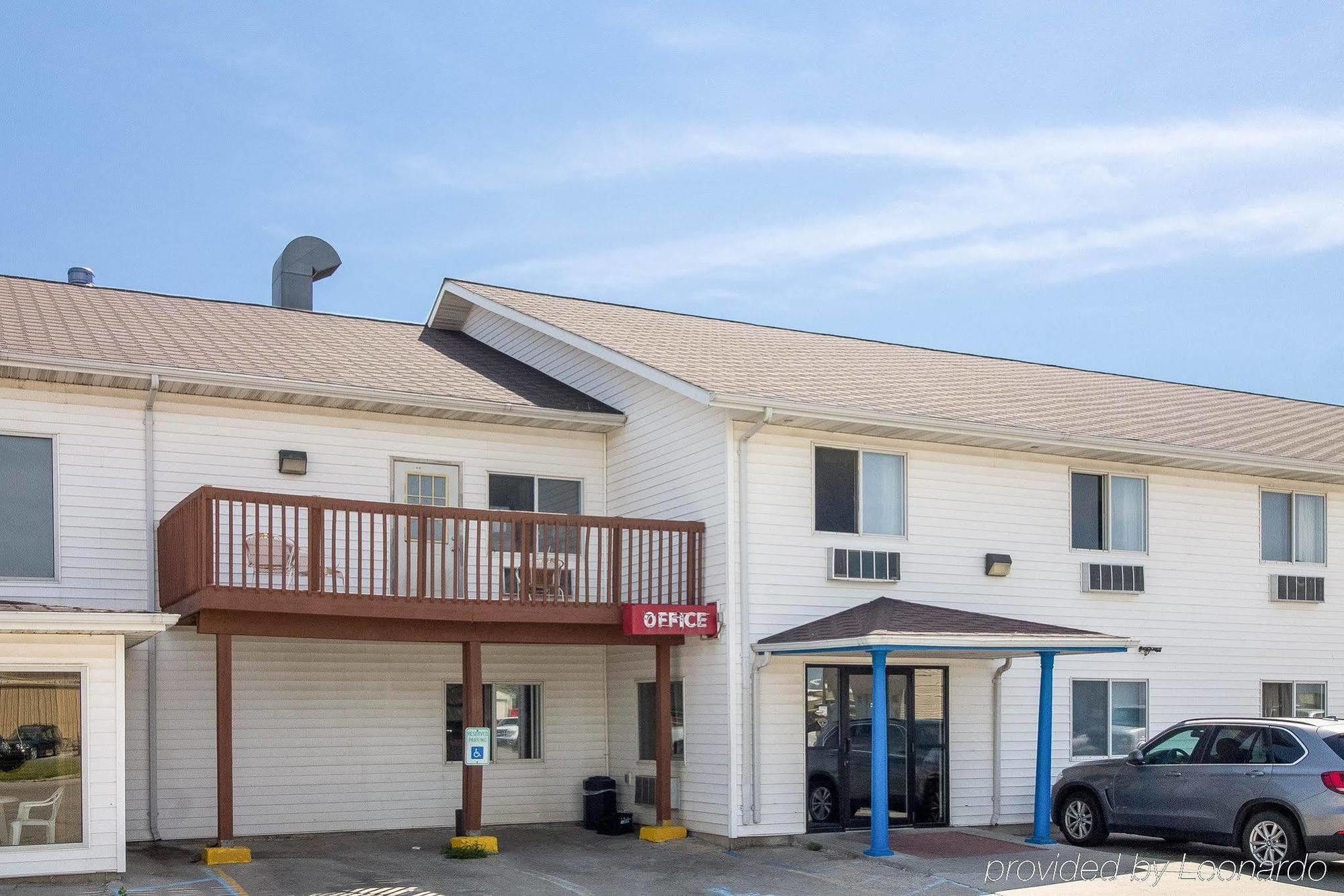 Rodeway Inn West Fargo Extérieur photo