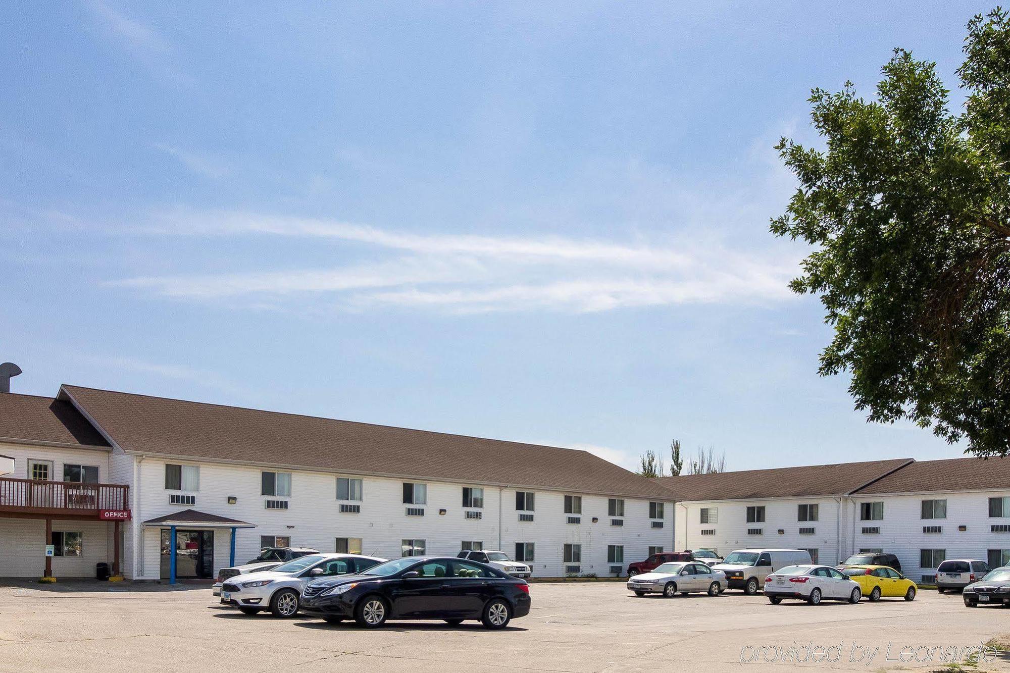 Rodeway Inn West Fargo Extérieur photo