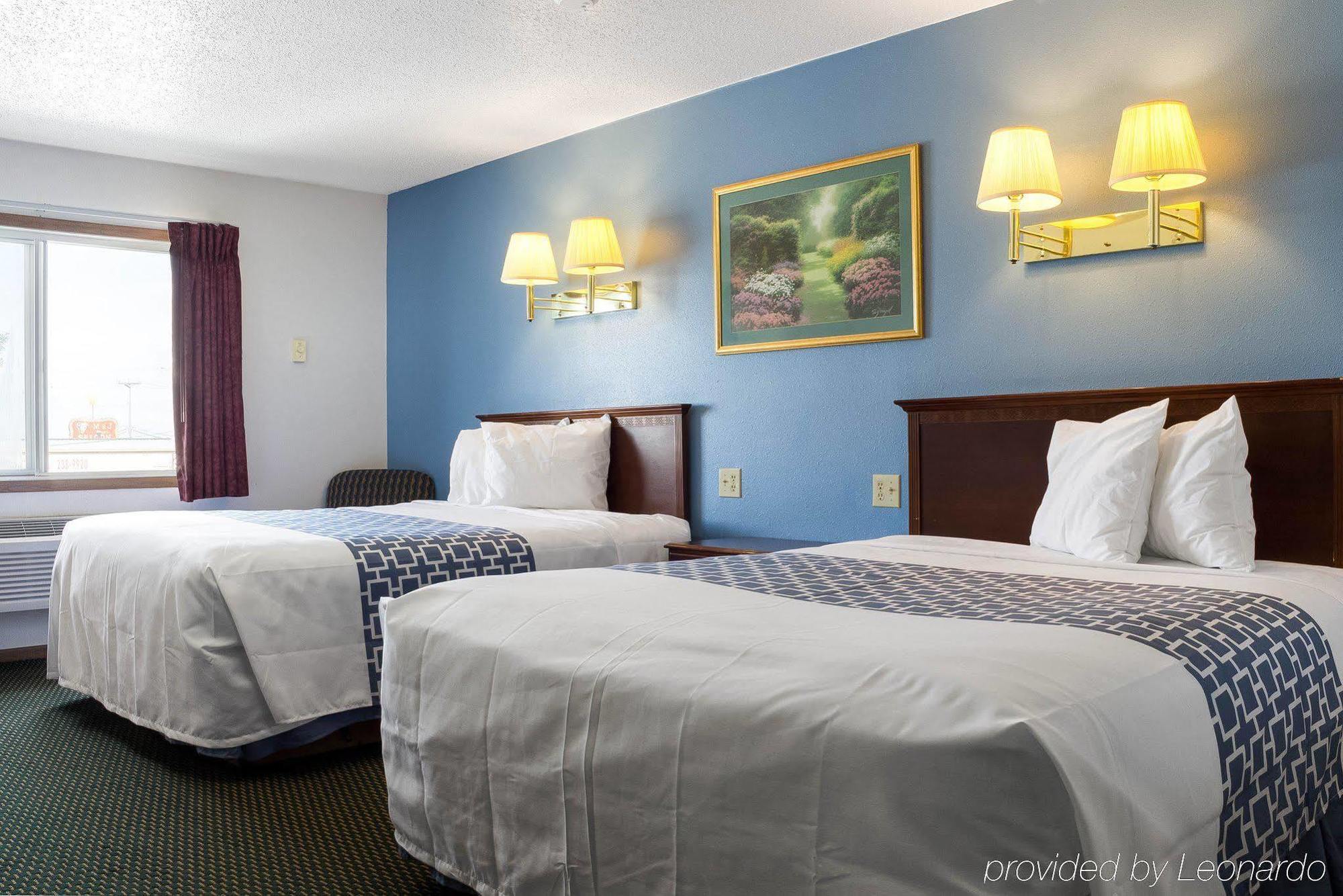 Rodeway Inn West Fargo Extérieur photo