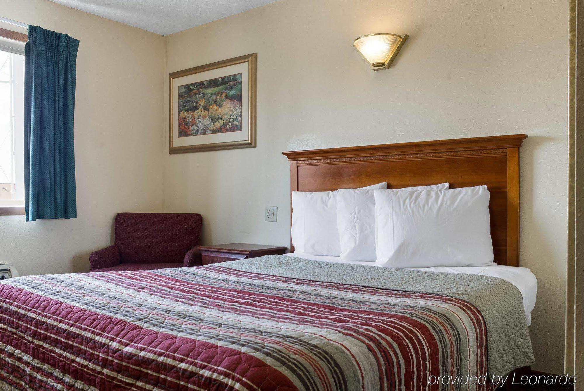 Rodeway Inn West Fargo Extérieur photo