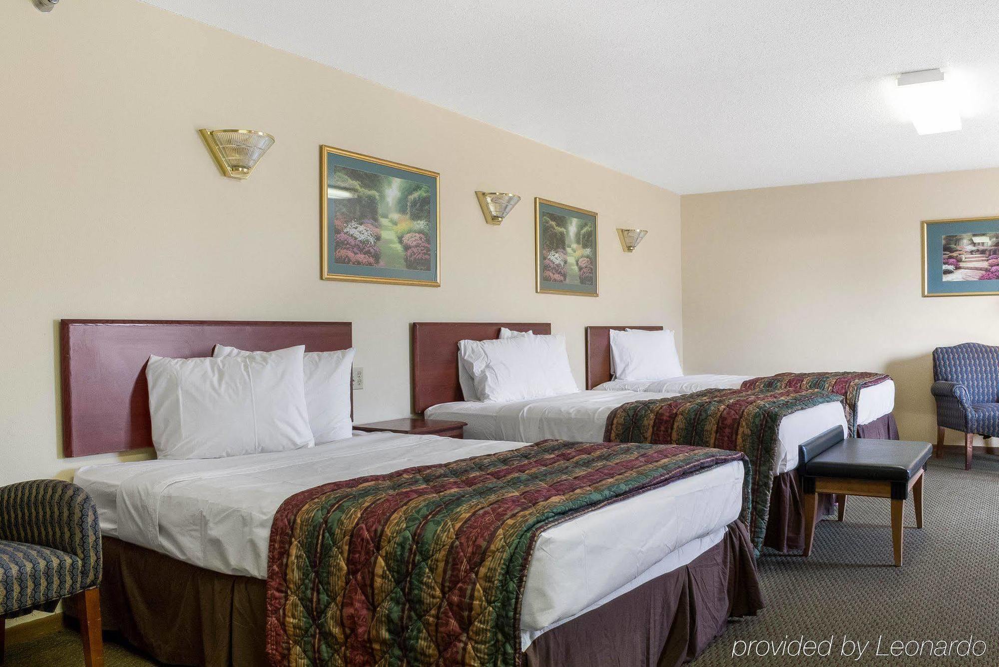 Rodeway Inn West Fargo Extérieur photo