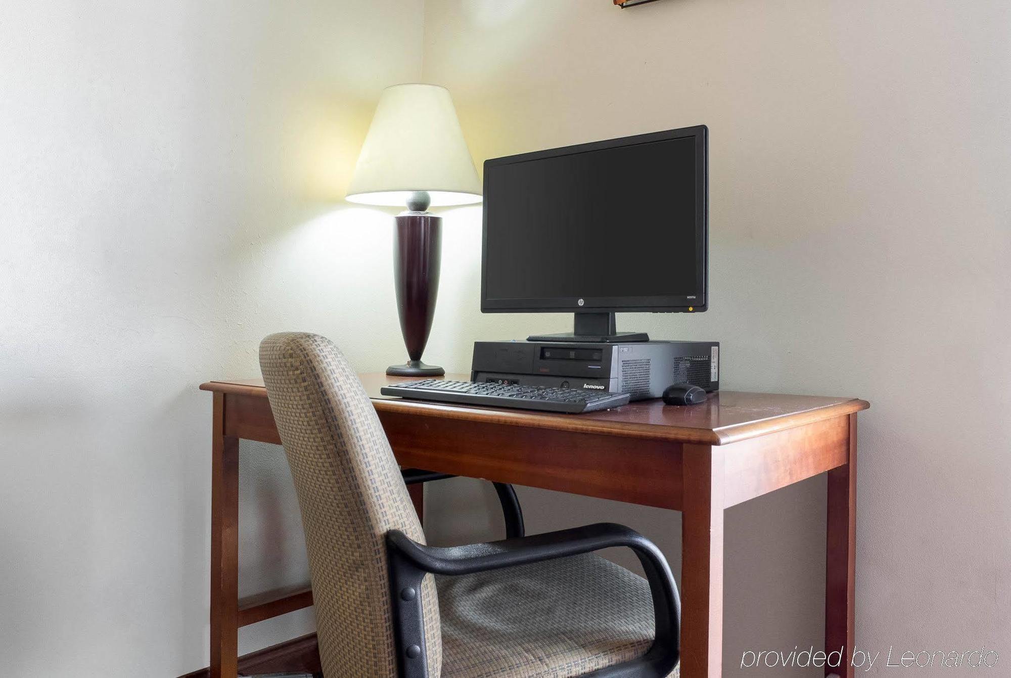 Rodeway Inn West Fargo Extérieur photo