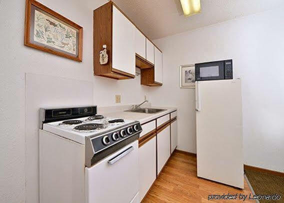 Rodeway Inn West Fargo Extérieur photo